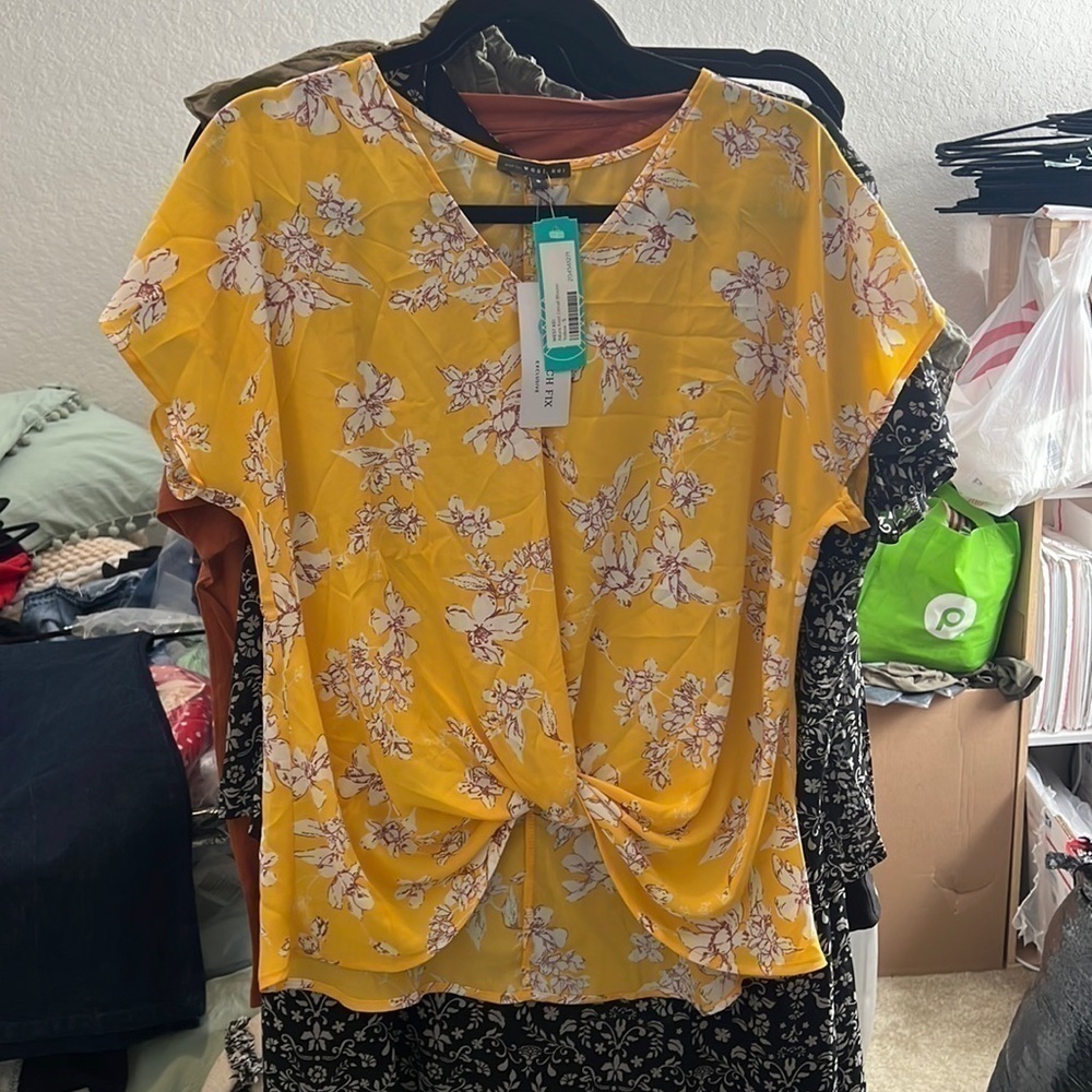 ALLURA Knot Detail Blouse